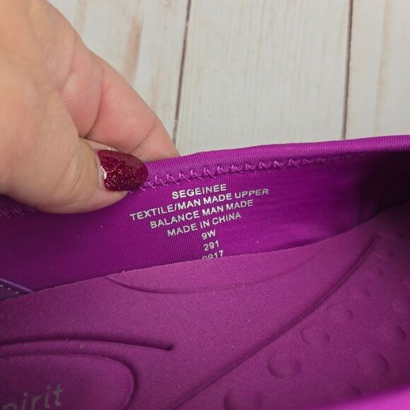 Easy Spirit Purple Pink Segeinee Slip On Sneakers - Picture 4 of 4